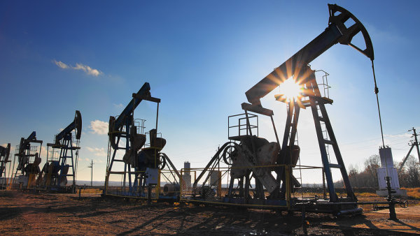 Las petroleras son uno de los dos sectores que lideran la inversión real en el país
