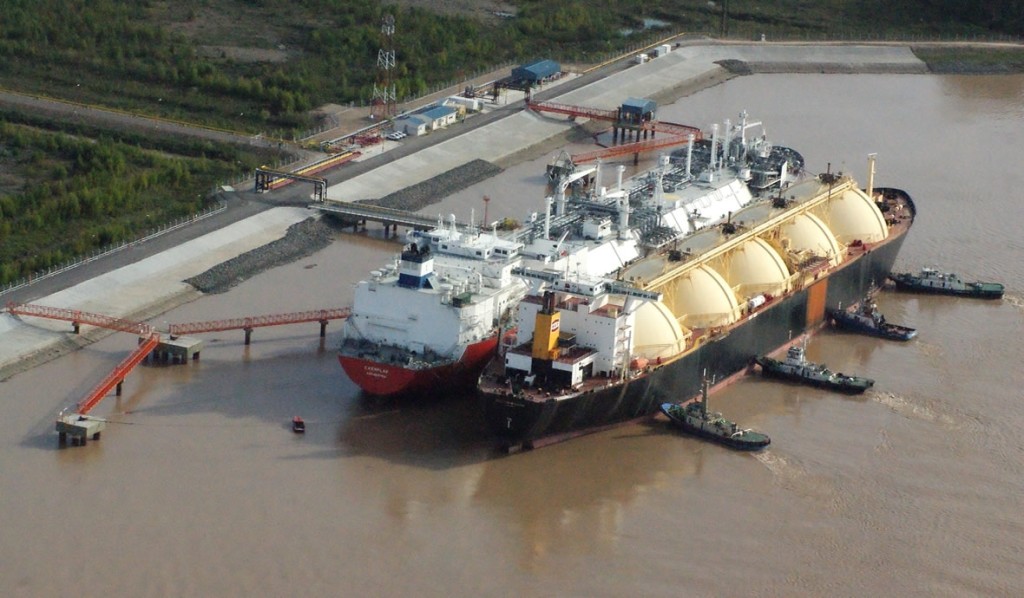 YPF y CGC invertirán US$ 400 millones para construir la tercera terminal de GNL del país