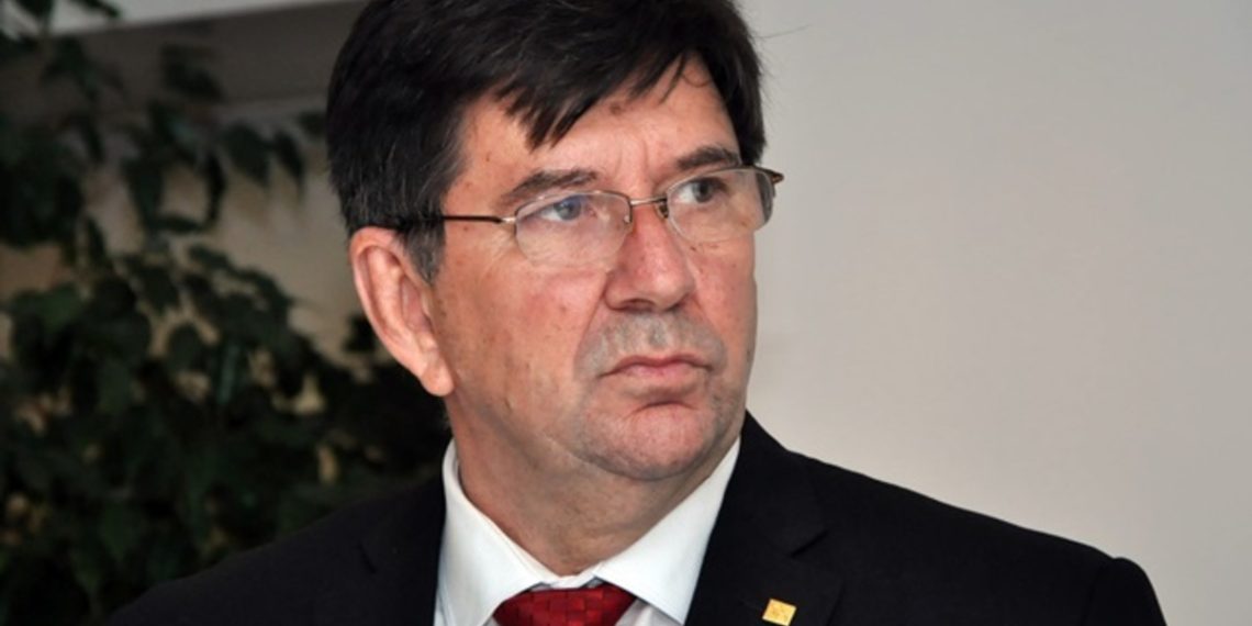 Capello y Marún dejan la Secretaría de Minería
