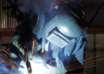 Metalúrgicas redujeron más horas extra durante mayo