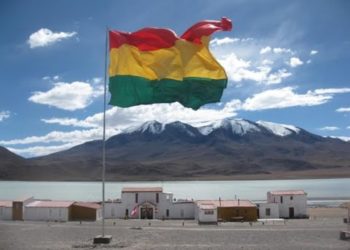 Bolivia producirá al año hasta 400.000 baterías de litio en alianza con empresa alemana