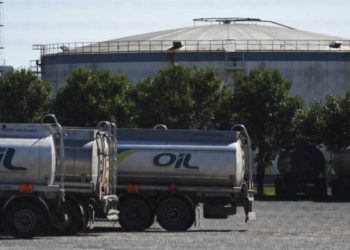YPF, Shell y Axion, interesadas en activos de Oil Combustibles