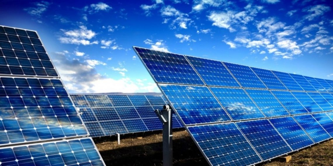 Ofrecen préstamos a cinco años para aprovechar la energía solar y reducir la tarifa eléctrica