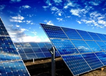 Ofrecen préstamos a cinco años para aprovechar la energía solar y reducir la tarifa eléctrica
