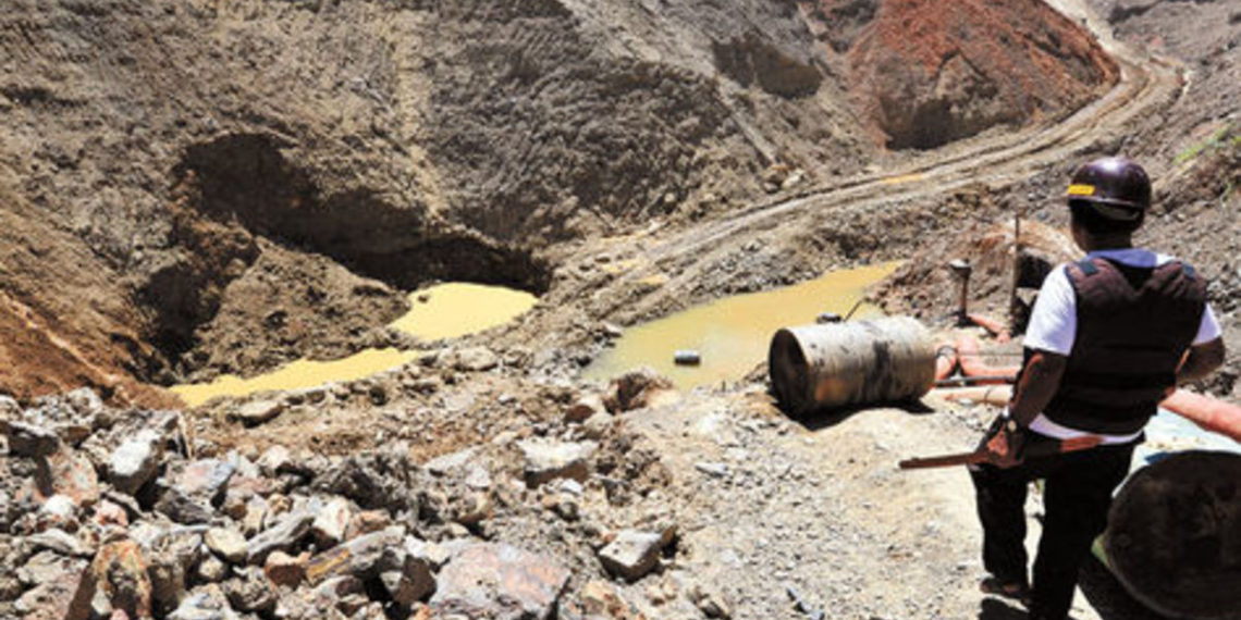 Bolivia reduce su déficit comercial debido a la exportación de minerales y gas