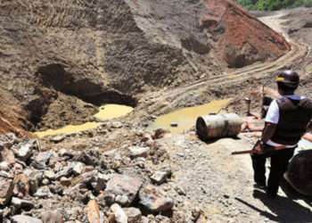 Bolivia reduce su déficit comercial debido a la exportación de minerales y gas