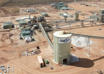 Minera australiana acusa altos costos para invertir en litio en Chile y se decide por Argentina