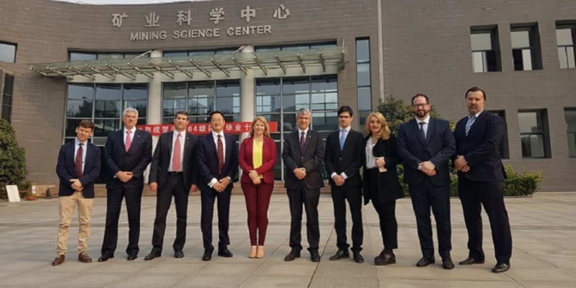 La Argentina muestra su potencial exportador al mundo minero en China