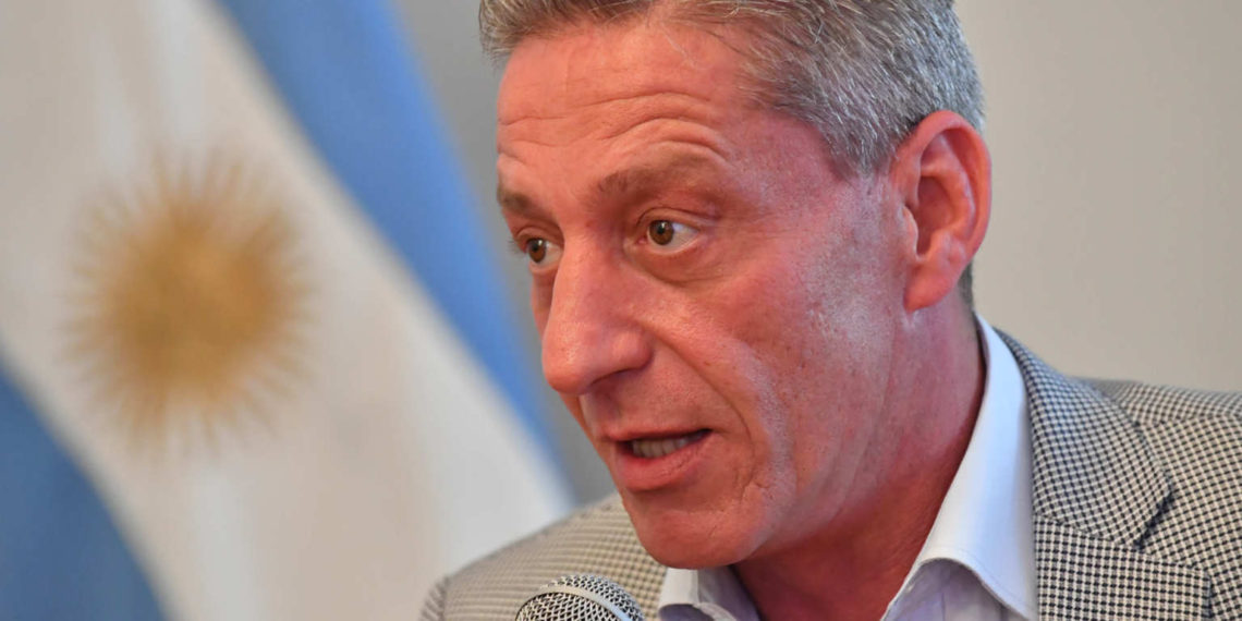 El gobernador de Chubut pidió avanzar con el proyecto de audiencias públicas para discutir la minería