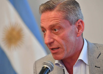 El gobernador de Chubut pidió avanzar con el proyecto de audiencias públicas para discutir la minería