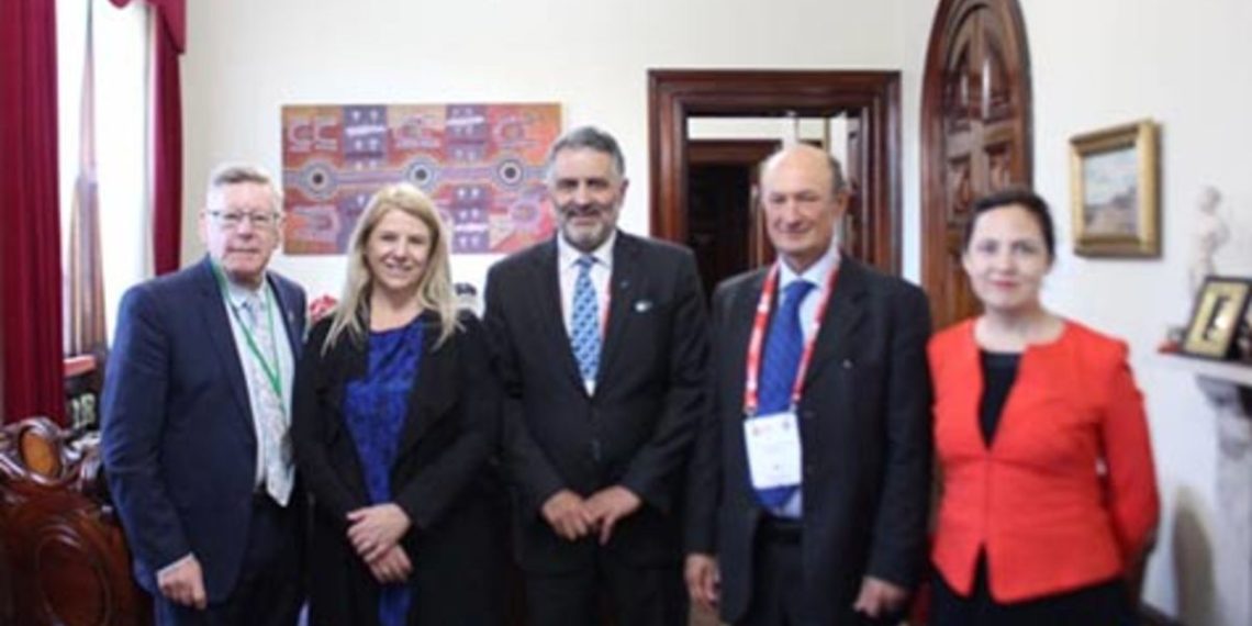El Gobierno firmó convenios de cooperación minera en Australia