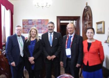 El Gobierno firmó convenios de cooperación minera en Australia