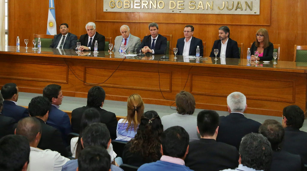 San Juan firma un acta para potenciar el desarrollo productivo con fondos mineros