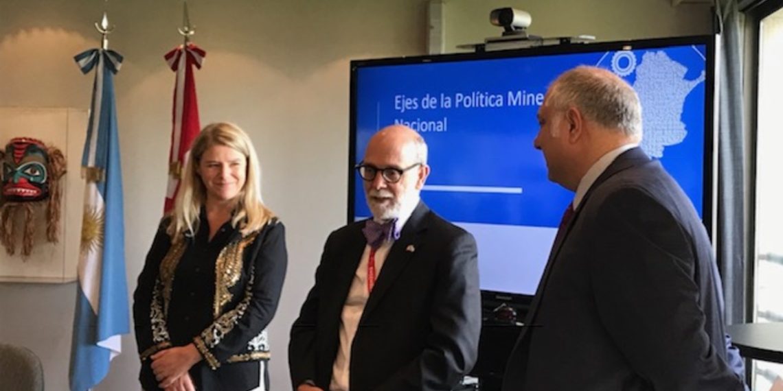 La Argentina promocionó su potencial minero en la Cámara de Comercio argentino-canadiense