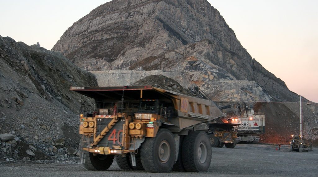 Congreso peruano tendrá pleno extraordinario para ver exoneraciones a exploración minera e hidrocarburos