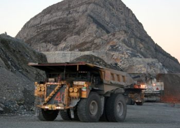 Congreso peruano tendrá pleno extraordinario para ver exoneraciones a exploración minera e hidrocarburos
