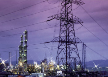 La demanda de energía eléctrica creció más de 7% en diciembre, pero bajó 10% interanual