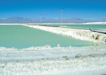 Litio: Argentina le gana a Chile en la carrera de inversiones por “oro blanco”