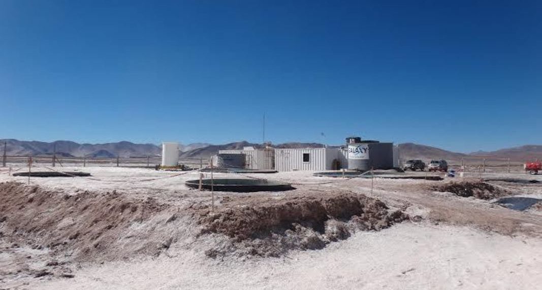 Presentan ofertas por una de las mayores reservas de litio