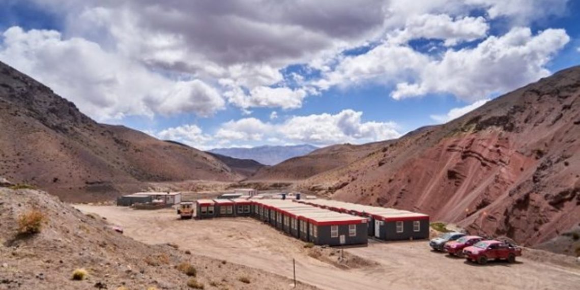 Barrick confirma haber recibido oferta de fusión con Newmont