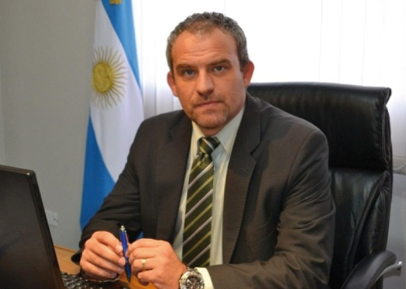 Barros reemplaza a Issi al frente de CAMYEN