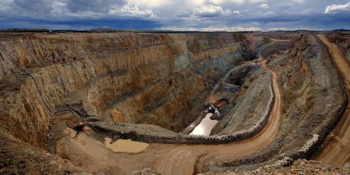 AngloGold comenzó el proceso para la venta de Cerro Vanguardia