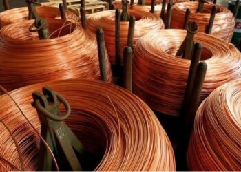 Cobre cae tras dato industrial alemán que aumenta inquietud por demanda
