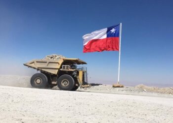 Impulsan minería sostenible y transporte 100% eléctrico no contaminante en Chile