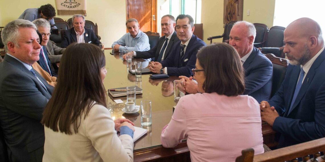 Lucía Corpacci recibió a autoridades de Galaxy, operadora del proyecto de litio Sal de Vida
