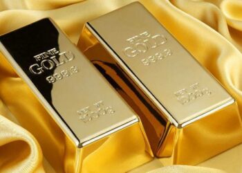 Oro se estabiliza ante retroceso de acciones en medio de incertidumbre por comercio