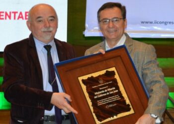 San Juan: el ministro de Minería Hensel fue distinguido por la Secretaria de Medio Ambiente