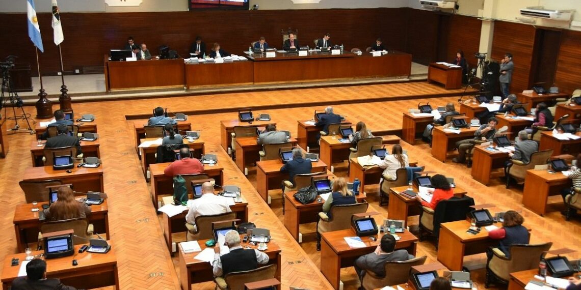 La legislatura de Jujuy autorizó al gobierno provincial a tomar créditos para financiar obras