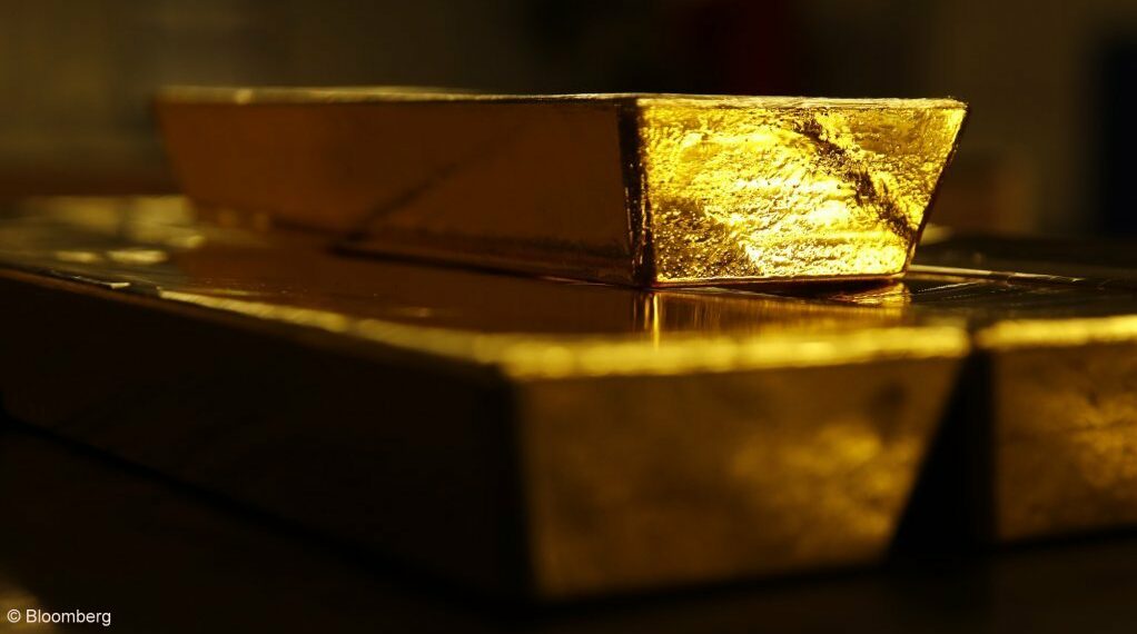 El oro sube 1% a máximo en 6 años