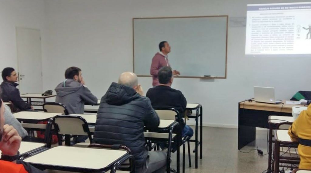 Olavarría: se inició la tercera capacitación en operación de retroexcavadora