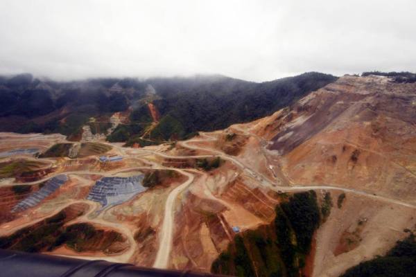Ecuador prepara primera exportación de cobre a gran escala