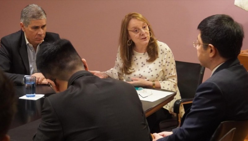 Alicia Kirchner se reunió con el embajador de China