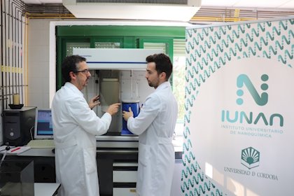 Universidad de Argentina y otra de España logran nuevas baterías de litio a partir de móviles usados