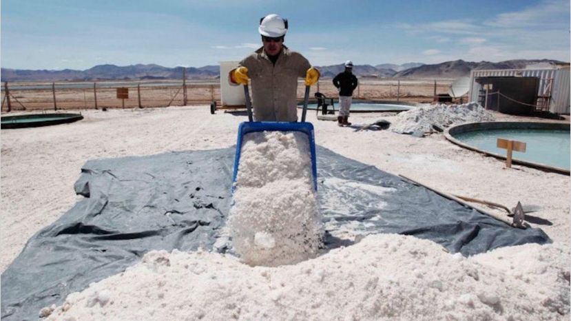 Una compañía argentina se asocia a minera australiana para extraer litio en Catamarca