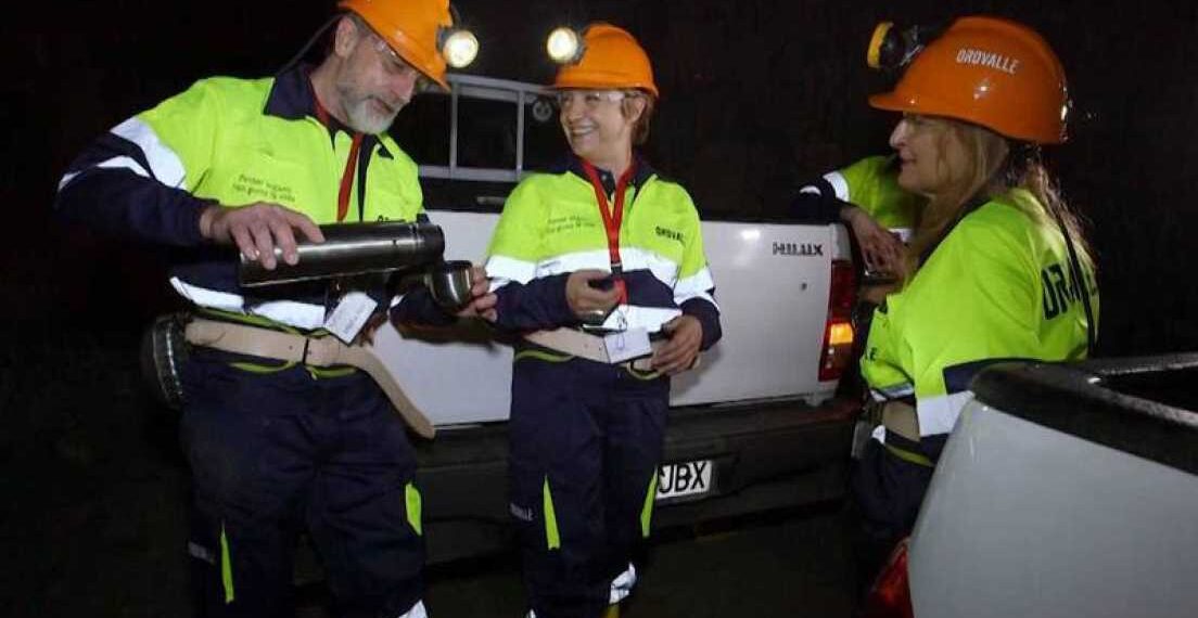 Santa Cruz capacita 500 mujeres para la minería
