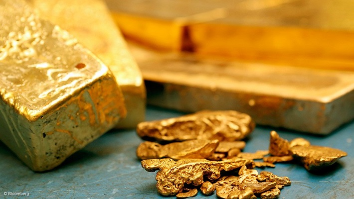 Oro opera estable debido a que la debilidad del dólar contrarresta el alza de acciones