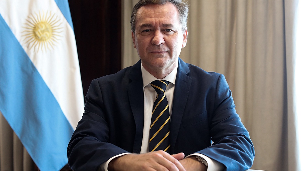 El secretario de Minería, Alberto Hensel, expone ante comisión de Diputados