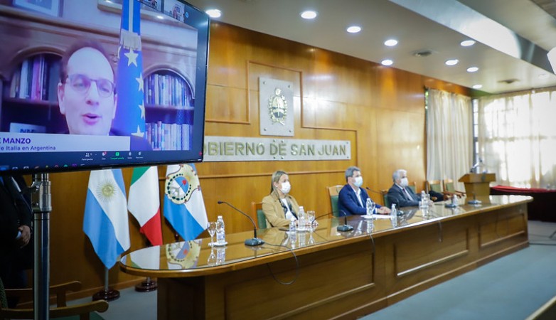 Uñac expuso sobre las cualidades económicas y productivas de San Juan junto al embajador de Italia en Argentina