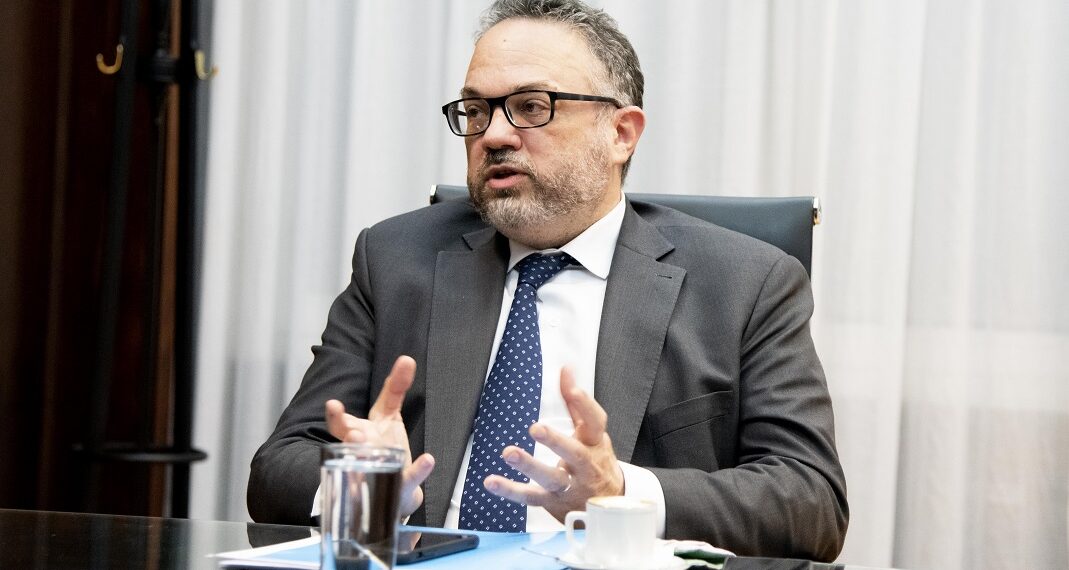 Kulfas volvió a apoyar a la minería y pidió un «debate abierto y con datos científicos»