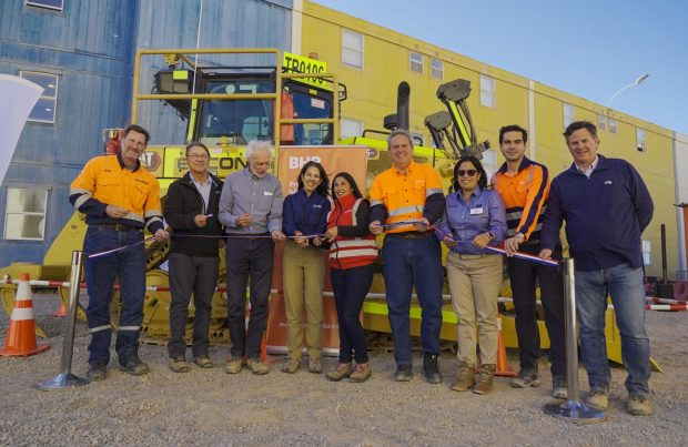 En Chile, BHP recibe los primeros bulldozer híbridos de Sudamérica
