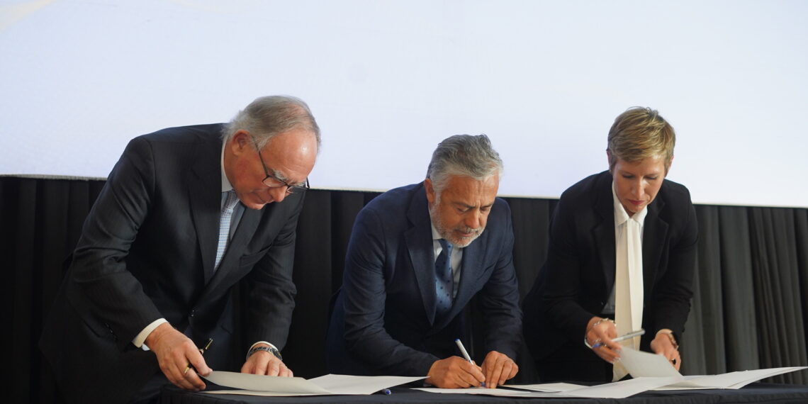 Mendoza firma un convenio tripartito con Nación y el Servicio Geológico Argentino para fomentar la actividad sustentable 