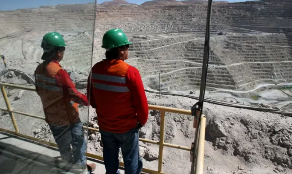 El gobernador de San Juan recibió a BHP que impulsa dos proyectos de cobre en la provincia