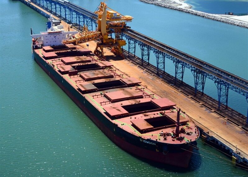 Australia y Brasil refuerzan su dominio en la producción de mineral de hierro