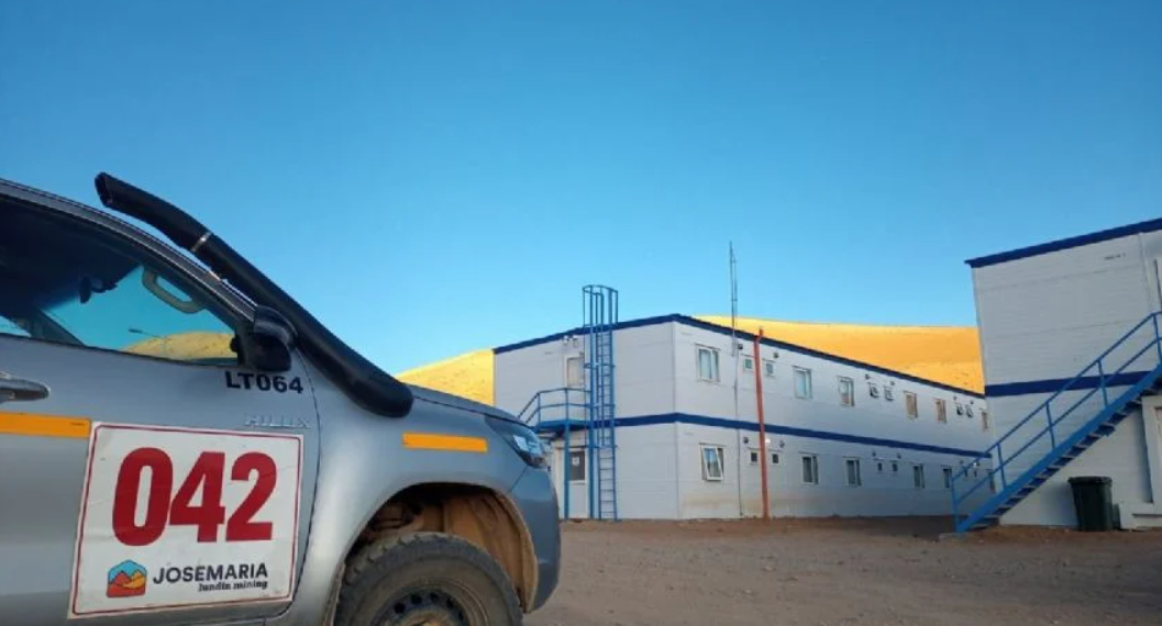 Reclamo por proveedores y trabajadores en Josemaría y Filo del Sol llegó a Chile