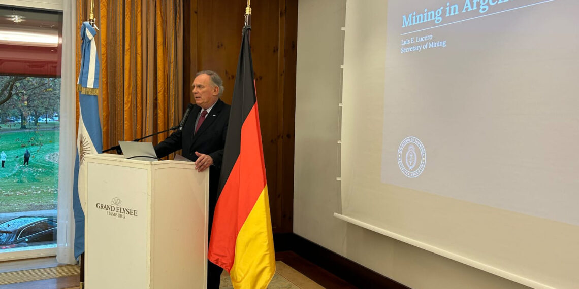 Economía estuvo en Alemania para presentar los activos mineros y las oportunidades de inversión