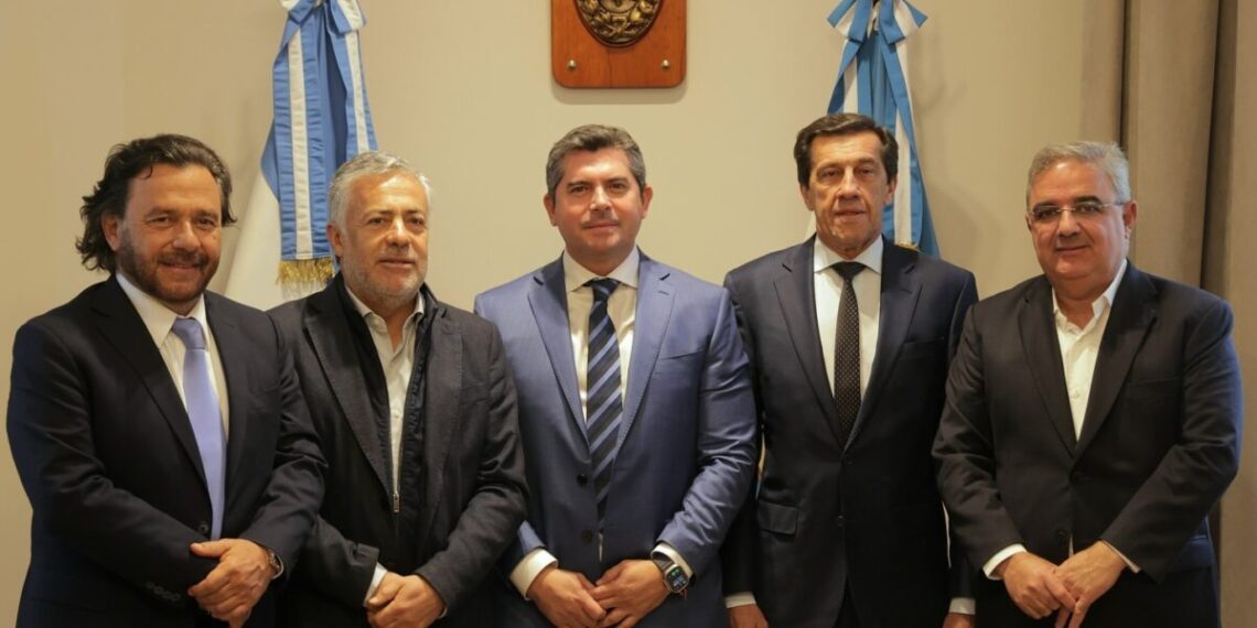 Cinco gobernadores formalizan la Mesa del Cobre en San Juan para posicionar a Argentina como líder en transición energética